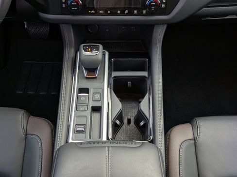 Certified 2024 Nissan Pathfinder Platinum w/ Cargo Package image 22