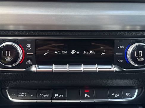 Used 2018 Audi SQ5 Premium Plus w/ S Sport Package AWD/4WD image 33