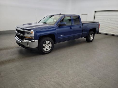 Used 2017 Chevrolet Silverado 1500 LT w/ All Star Edition AWD/4WD image 2