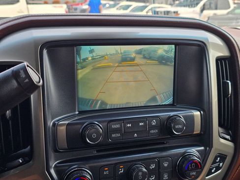 Used 2018 Chevrolet Silverado 1500 High Country AWD/4WD image 23