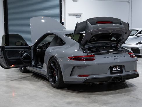 Used 2018 Porsche 911 GT3 image 34