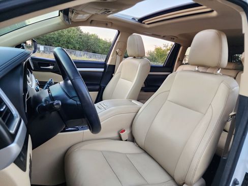 Used 2018 Toyota Highlander XLE image 22