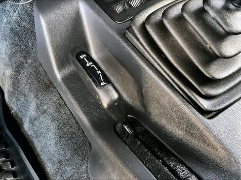 Used 2003 Jeep Wrangler X AWD/4WD image 32