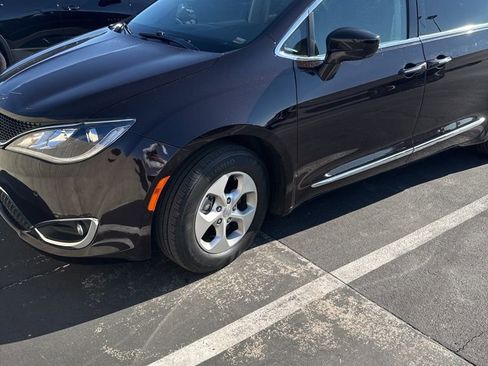 Used 2017 Chrysler Pacifica Touring-L Plus w/ Advanced Safetytec Group image 1