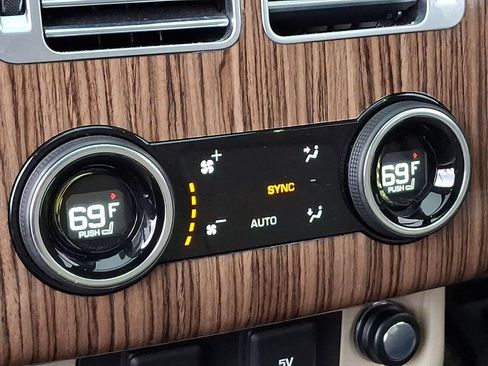 Used 2019 Land Rover Range Rover HSE image 13