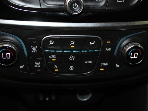 Used 2021 Chevrolet Traverse LT AWD/4WD image 28