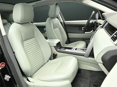 Used 2018 Land Rover Discovery Sport HSE Luxury image 23