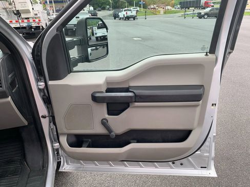 Used 2017 Ford F350 XL image 20