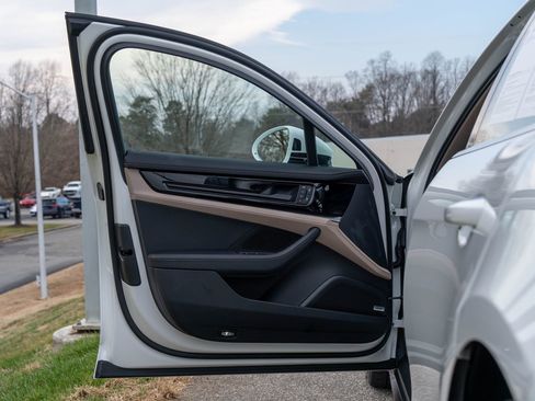 Certified 2025 Porsche Panamera 4 image 20