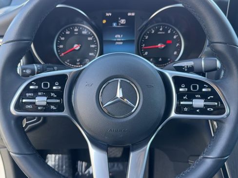 Used 2020 Mercedes-Benz GLC 300 4MATIC image 23