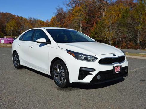 Used 2021 Kia Forte LXS image 3