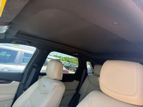 Used 2019 Cadillac XT5 Luxury FWD image 16