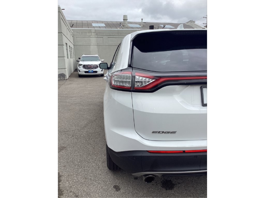 Used 2017 Ford Edge SEL w/ Equipment Group 201A AWD/4WD image 30