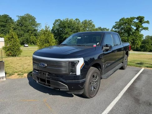 Used 2022 Ford F150 Lightning Lariat AWD/4WD image 2