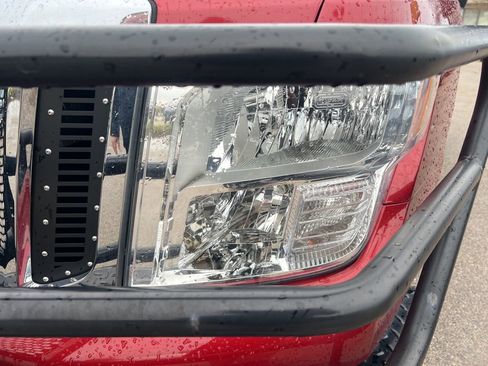 Used 2019 Nissan Titan SV w/ SV Convenience Package image 26