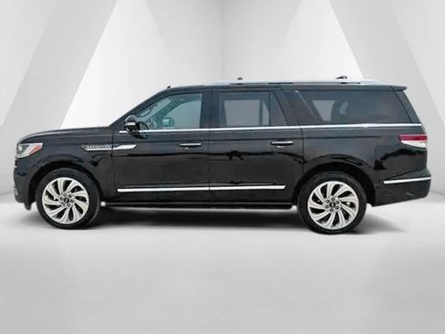 Used 2023 Lincoln Navigator L Reserve AWD/4WD image 4