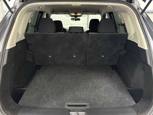 Used 2022 Nissan Rogue SV image 26