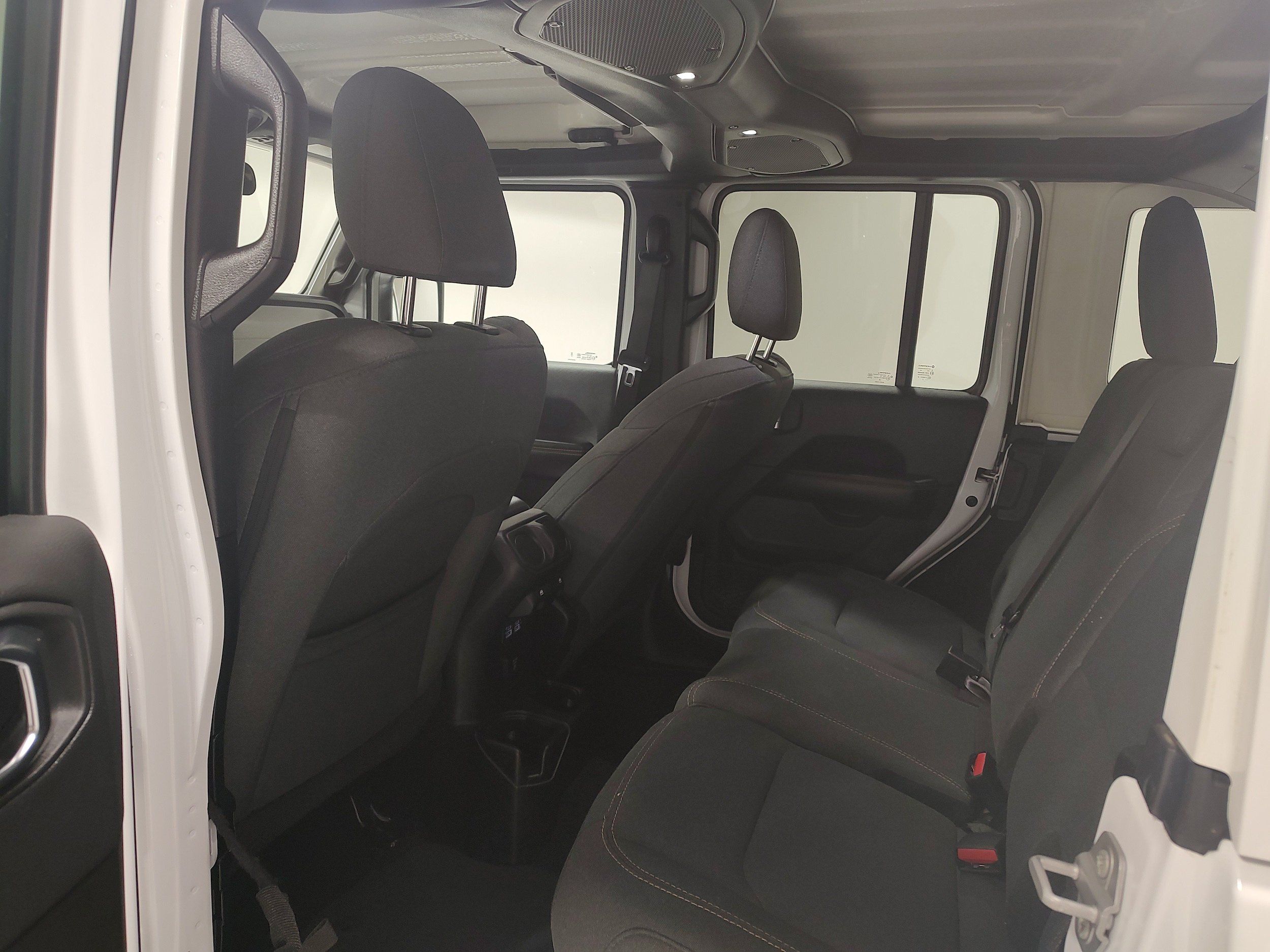 Used 2025 Jeep Wrangler Unlimited Sahara AWD/4WD image 10
