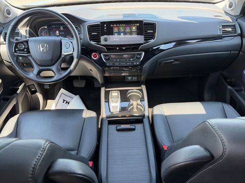 Used 2021 Honda Pilot Touring image 14
