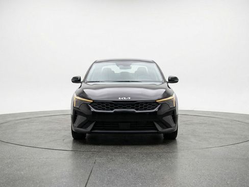 Used 2025 Kia K4 FWD image 2