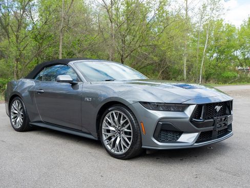 Used 2025 Ford Mustang GT Premium RWD image 11