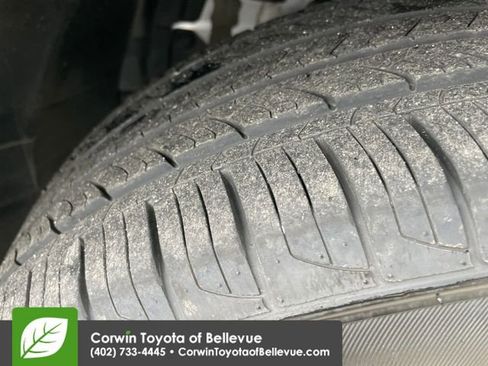 Used 2025 Nissan Rogue SV FWD image 27