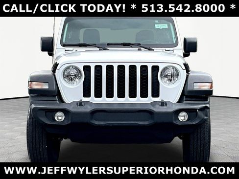Used 2022 Jeep Gladiator Sport w/ Trailer Tow Package AWD/4WD image 2