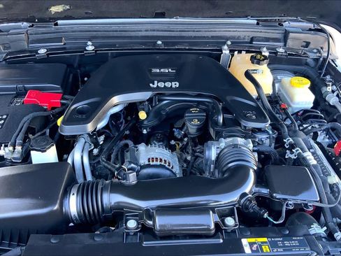 Used 2019 Jeep Wrangler Unlimited Sport S AWD/4WD image 27