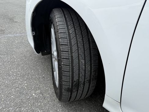 Used 2014 Toyota Camry XLE image 22