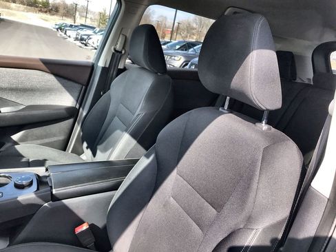 Used 2023 Nissan Rogue S image 11