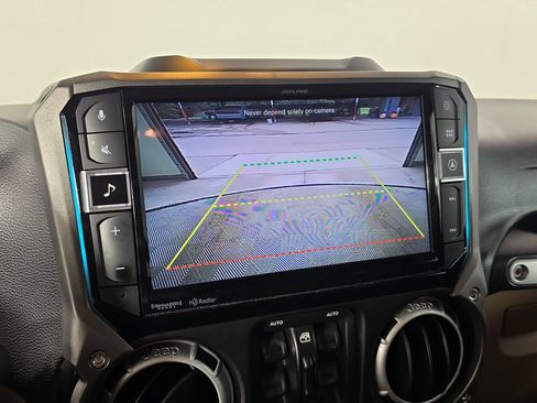 Used 2014 Jeep Wrangler Unlimited Sahara w/ Connectivity Group AWD/4WD image 24