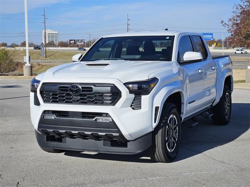 New 2026 Toyota Tacoma TRD Sport image 2