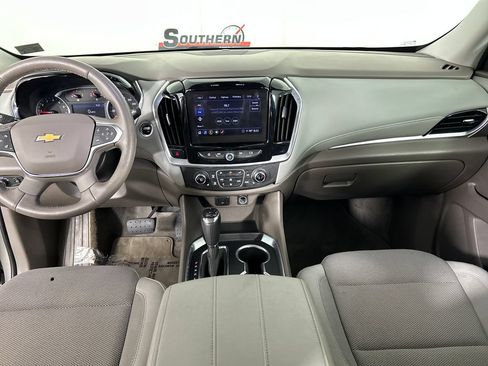 Used 2020 Chevrolet Traverse LT FWD image 19
