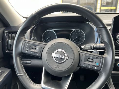 Used 2024 Nissan Pathfinder SV FWD image 29