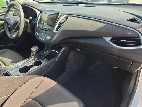 Used 2024 Chevrolet Malibu LT image 31