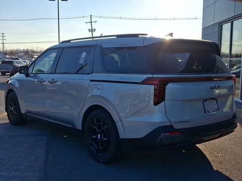 New 2025 Kia Carnival SX Prestige image 5