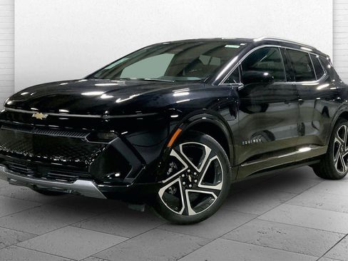 New 2026 Chevrolet Equinox EV LT w/ Convenience Package II FWD image 2