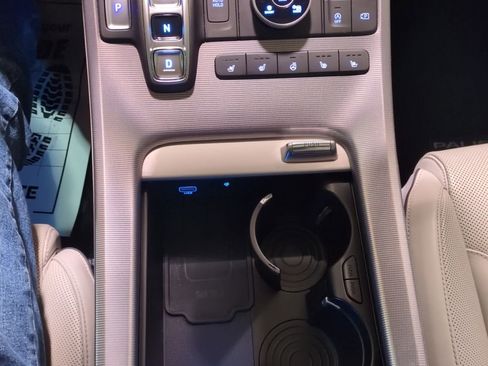 Used 2023 Hyundai Palisade Calligraphy image 19