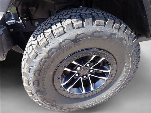 Used 2025 Jeep Wrangler Unlimited Rubicon w/ XTREMEE 35" Tire Package AWD/4WD image 7