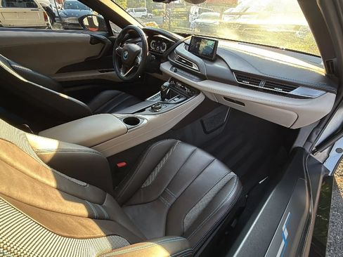 Used 2019 BMW i8 Coupe AWD/4WD image 20