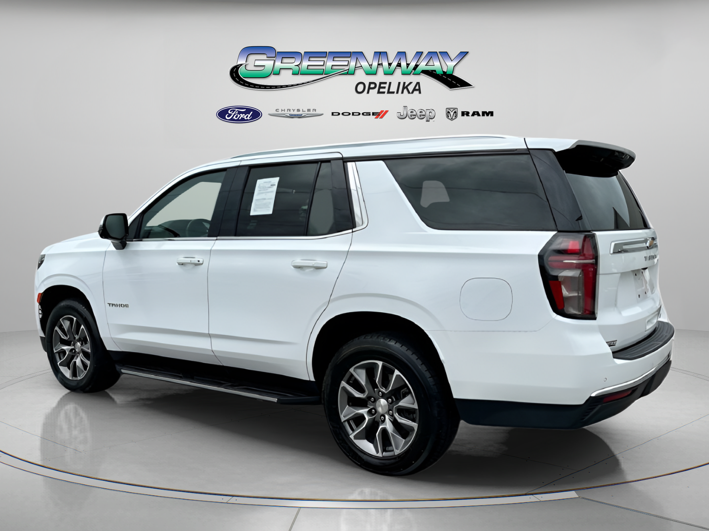 Used 2024 Chevrolet Tahoe LT w/ Luxury Package RWD image 6