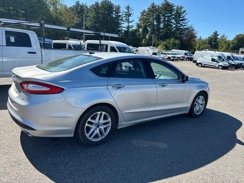 Used 2015 Ford Fusion SE FWD image 6