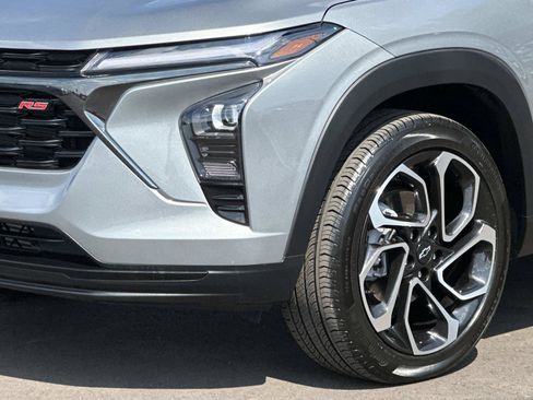 Certified 2024 Chevrolet Trax RS w/ Driver Confidence Package FWD image 7