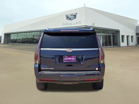 Used 2020 Cadillac Escalade Premium Luxury AWD/4WD image 5