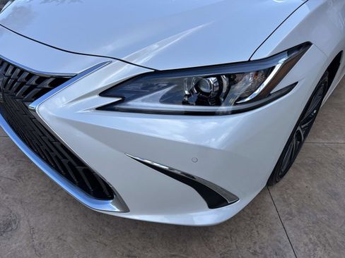 New 2025 Lexus ES 350 w/ Premium Package image 9