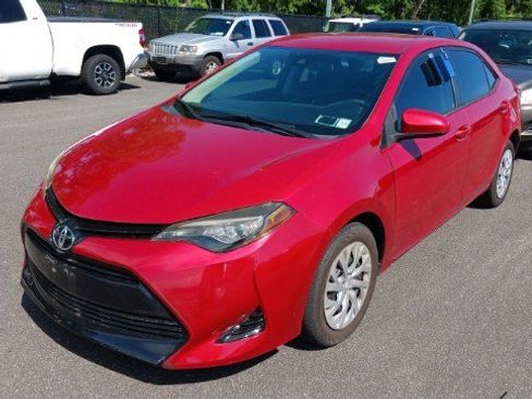 Used 2018 Toyota Corolla LE FWD image 2