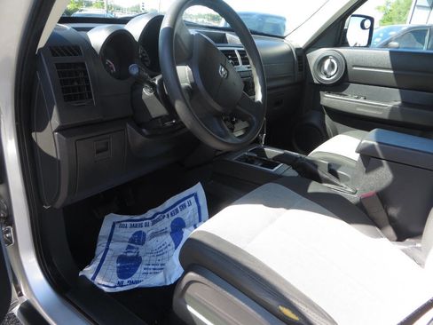 Used 2008 Dodge Nitro SXT image 11