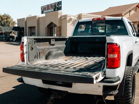 Used 2018 GMC Sierra 2500 Denali w/ Duramax Plus Package AWD/4WD image 49