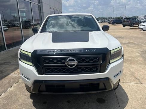 Used 2023 Nissan Frontier SV w/ Midnight Edition Package RWD image 6