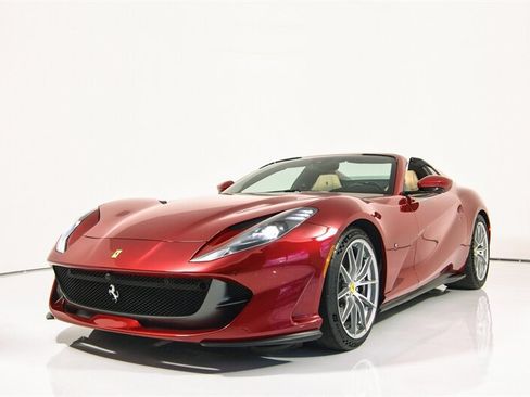 Used 2021 Ferrari 812 GTS RWD image 4